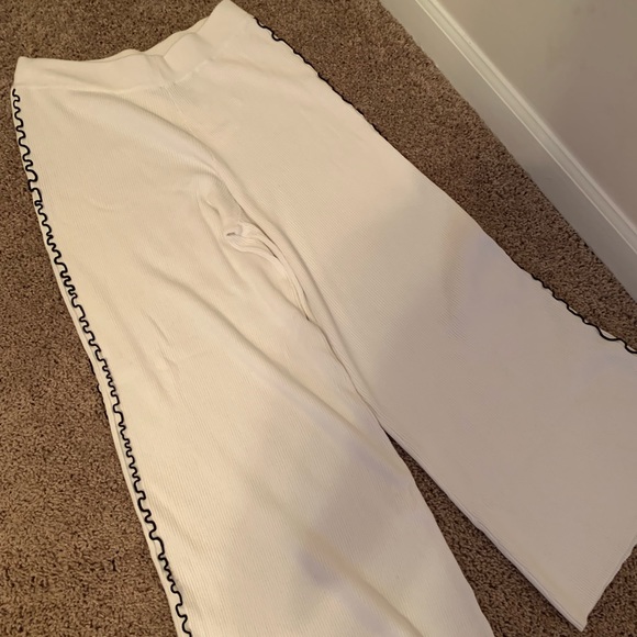Zara Pants - Zara knit pants with black detail Zara Pants - Zara knit pants with black detail